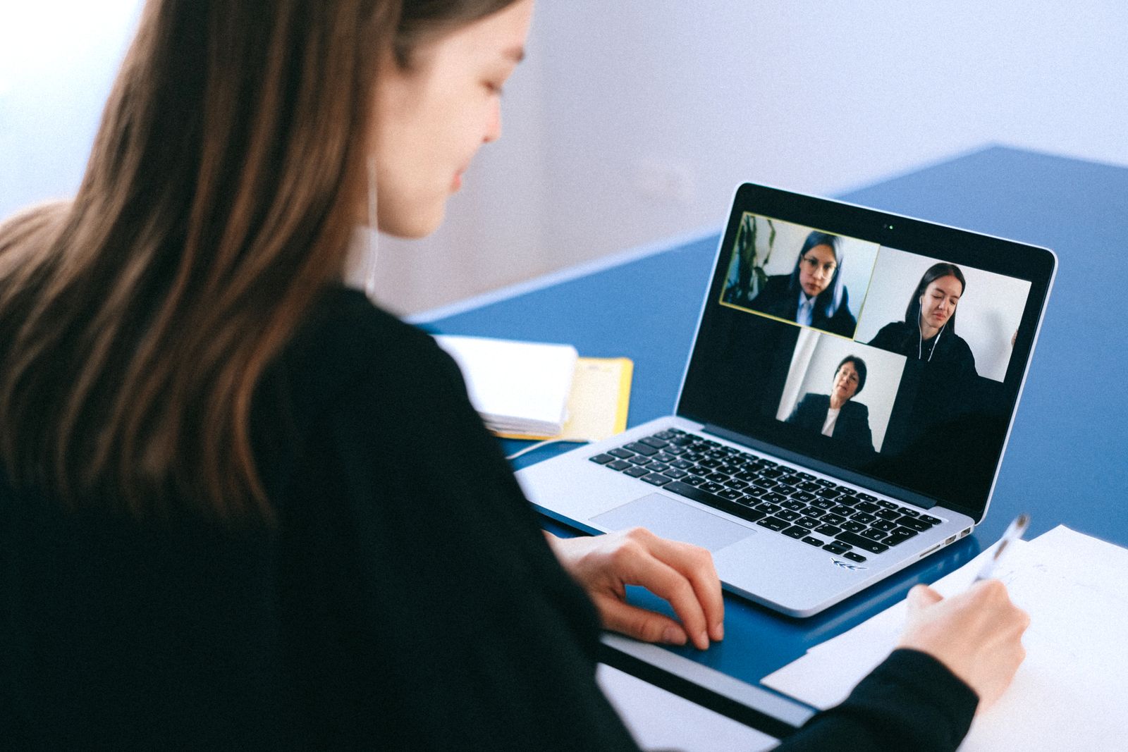 Video call with a sourcing team, how buyers buy from Yiwu without visiting China