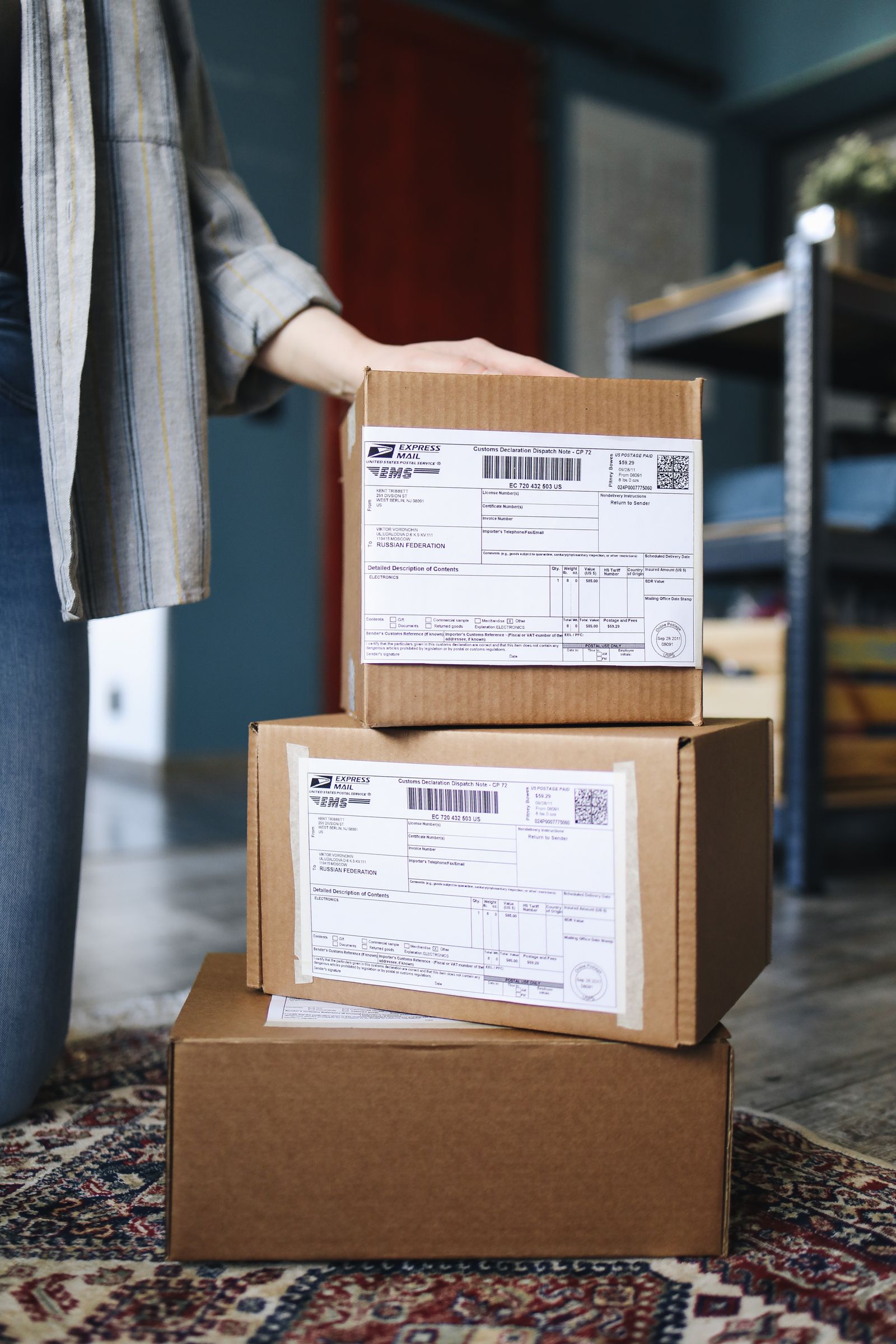 Labelled cartons handed over, where shipment problems from China first show up