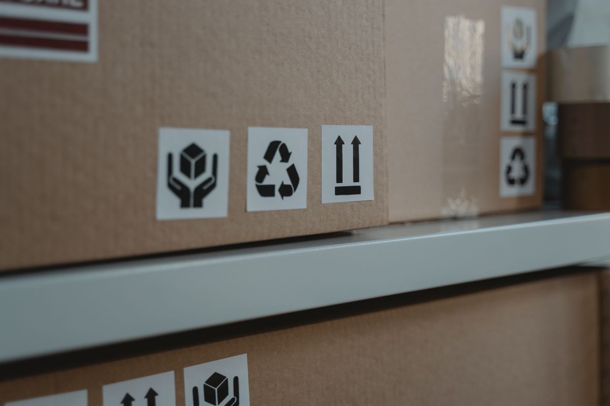 Handling symbols on export cartons, part of correct export packaging from China